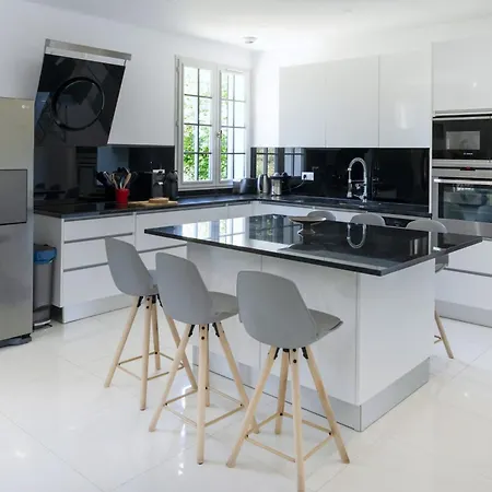 Maison Piscine Interieur *