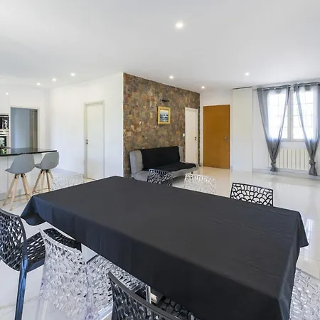 Maison Piscine Interieur