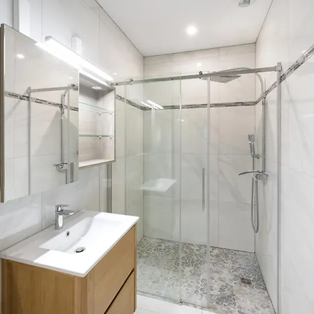Maison Piscine Interieur * Bidart
