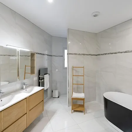 Casa de Férias Maison Piscine Interieur